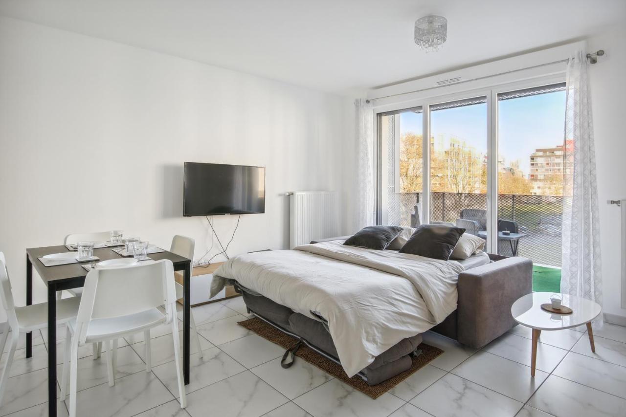 Appartamento Chic Apart With Balcony Near Paris Ivry-sur-Seine Esterno foto