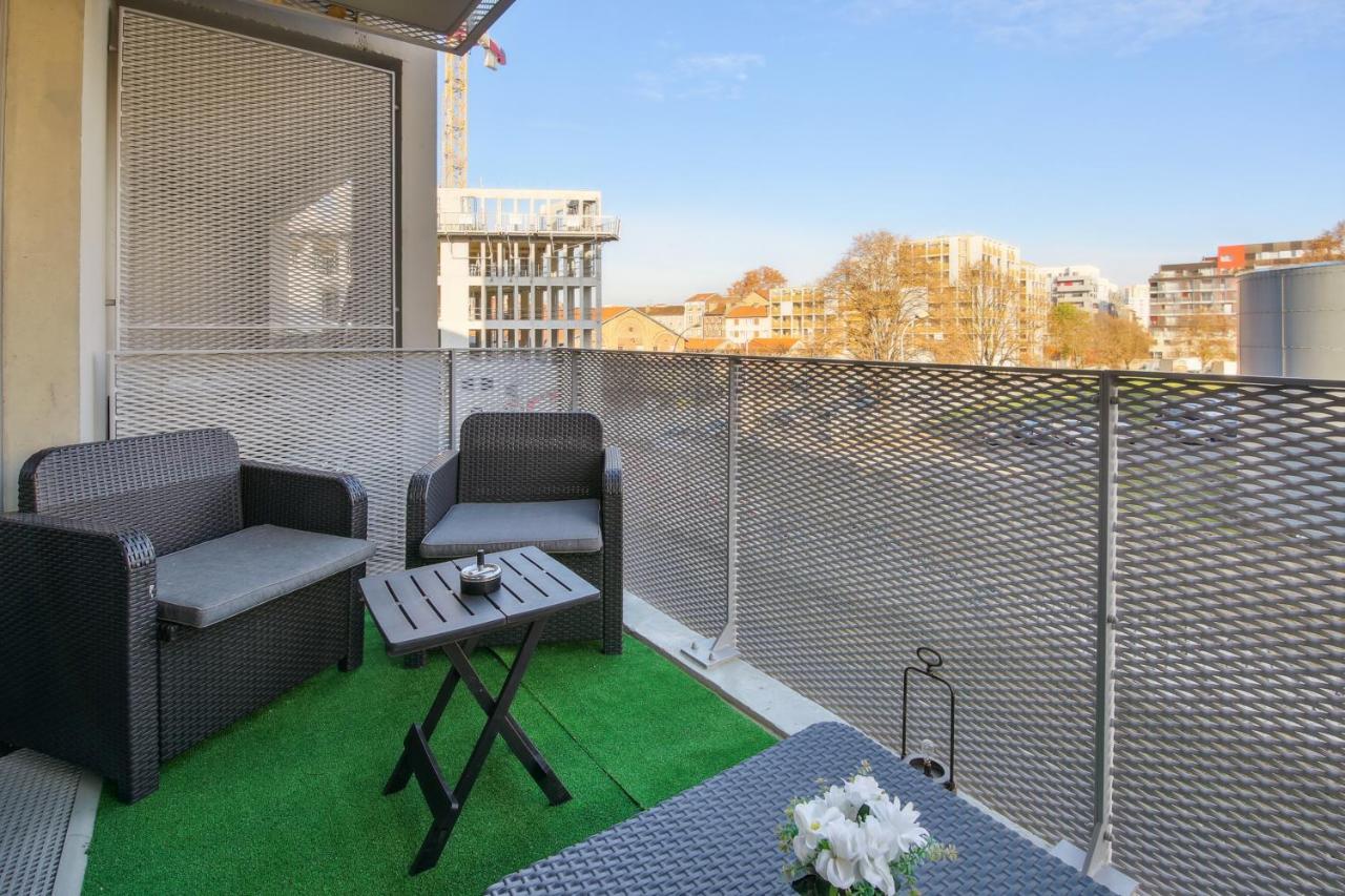 Appartamento Chic Apart With Balcony Near Paris Ivry-sur-Seine Esterno foto