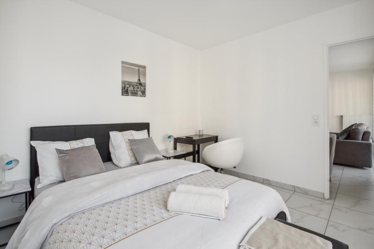 Appartamento Chic Apart With Balcony Near Paris Ivry-sur-Seine Esterno foto